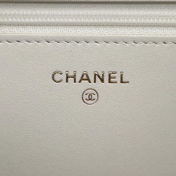 CHANEL Boy Chanel Chain Wallet Calfskin White - Picture 11 of 14